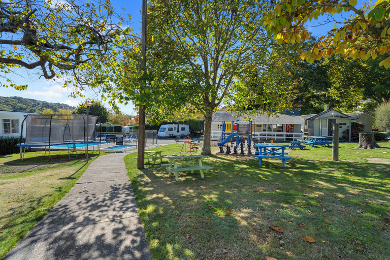 Exterior & Views 2, Tasman Holiday Parks - Picton, Marlborough