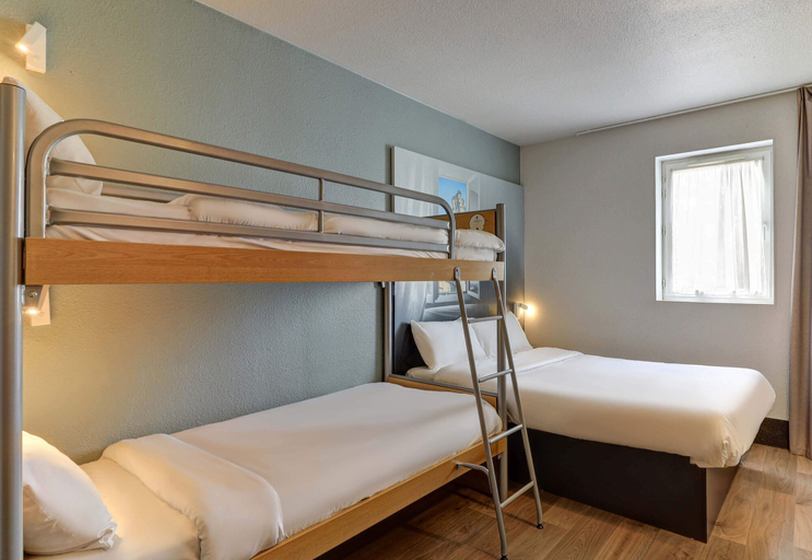 Bedroom 16