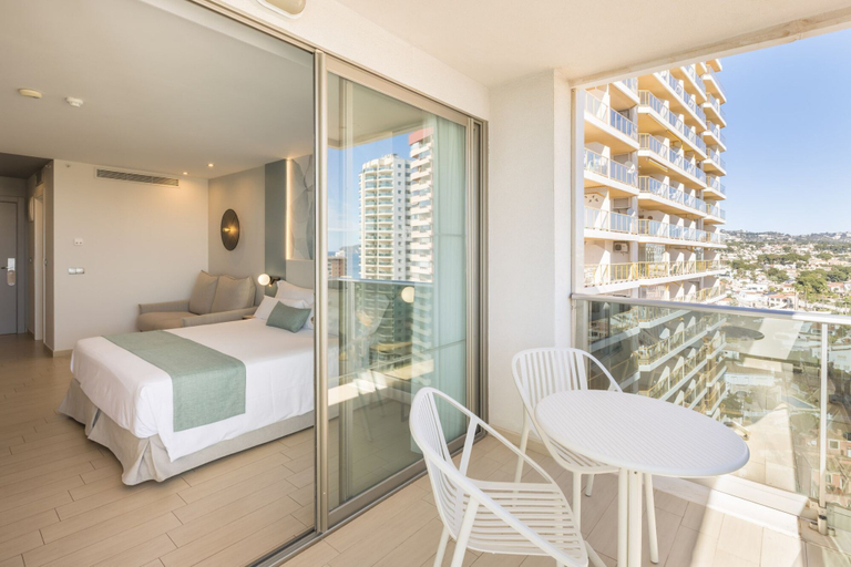 Bedroom 3, AR Diamante Beach Spa & Convention Center, Alicante
