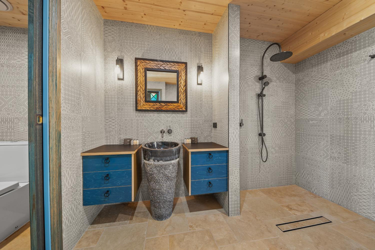 Bathroom 2, Panoramia Villas, Alpine- West