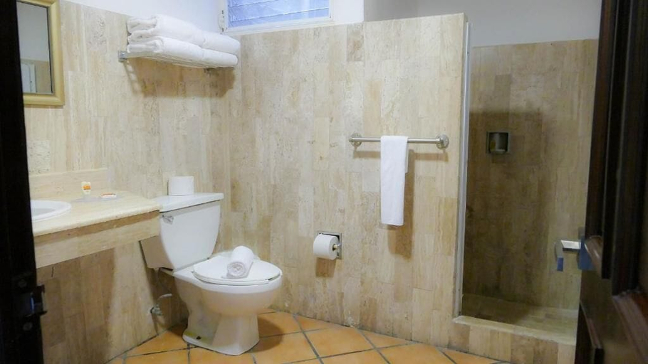 Bathroom 5, Casablanca Resort, Compostela