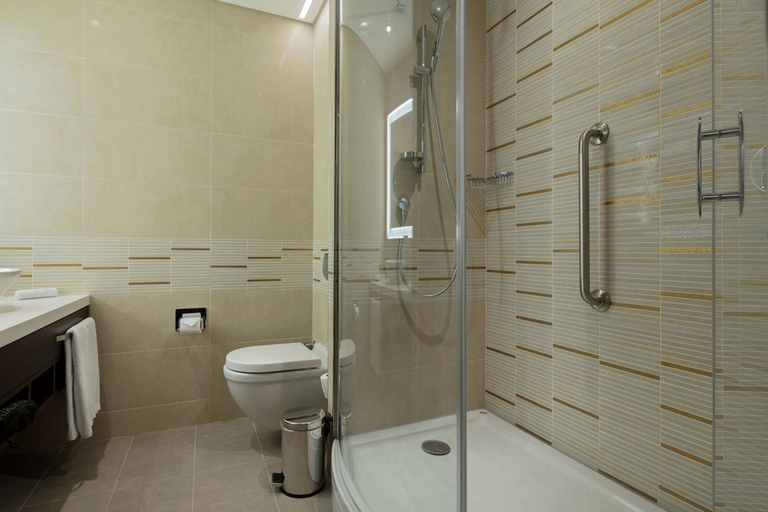 Bathroom 5, Doubletree by Hilton Istanbul Umraniye, Ümraniye