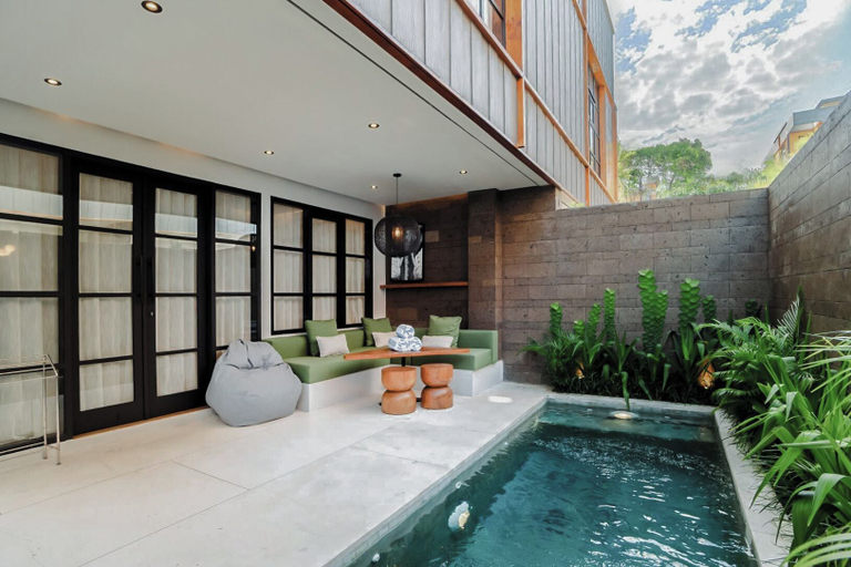 Swimming Pool 9