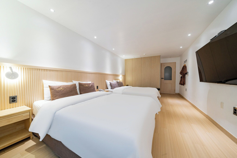 Bedroom 5, Incheon Airport Hotel Oceanside, Jung