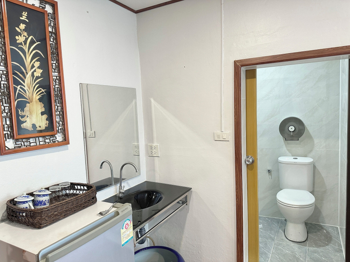 Bathroom 13