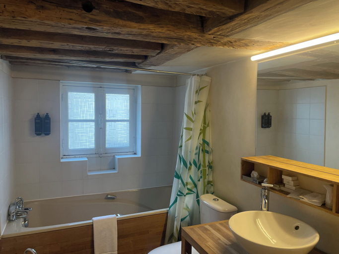 Bathroom 5, Hotel du Jeu de Paume, Paris