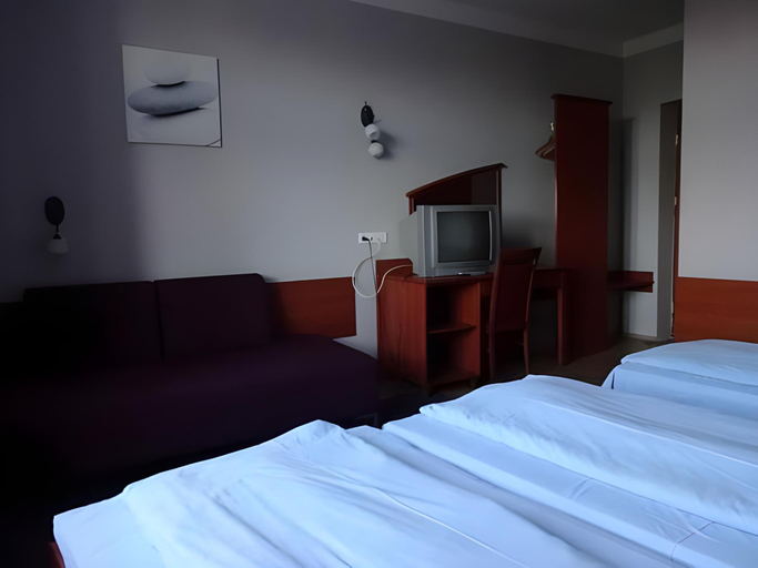 Bedroom 8
