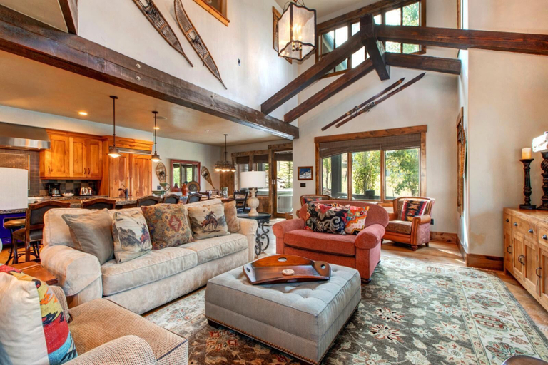 Rossi Hill 4 Bedrooms PRH-685 by KBM, Summit