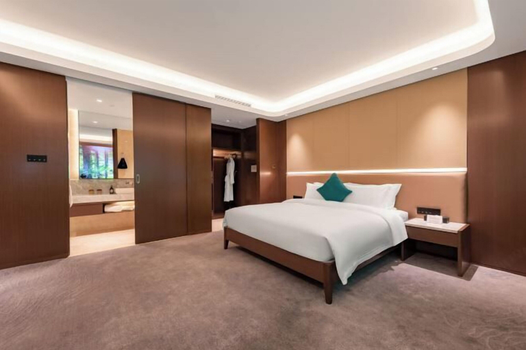 Bedroom 14