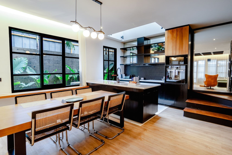 Dining Room 4