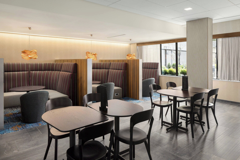Food & Drinks 5, Courtyard by Marriott Seattle Northgate, Seattle