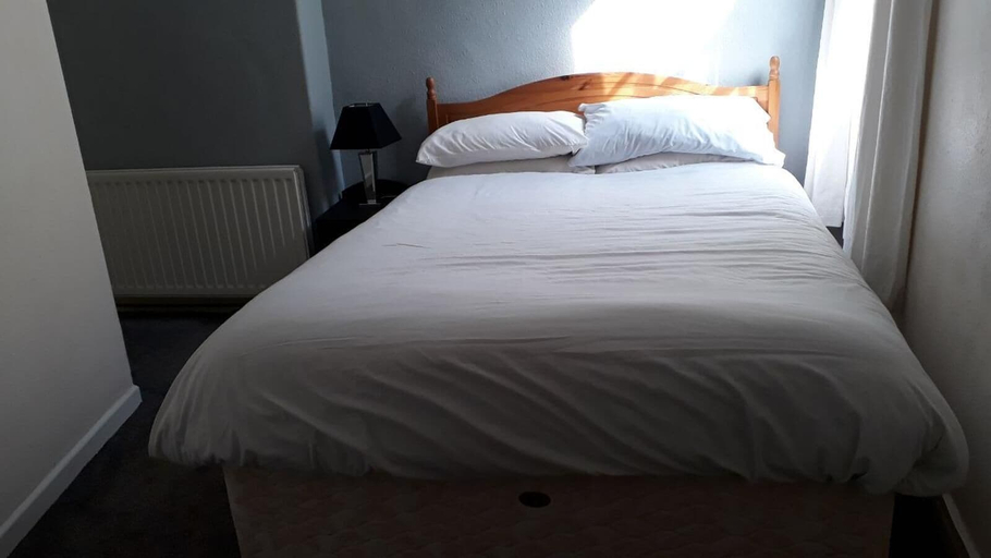 Bedroom 2, The Railway Inn, Devon