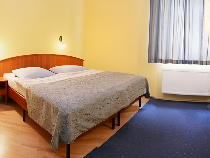 Bedroom 12