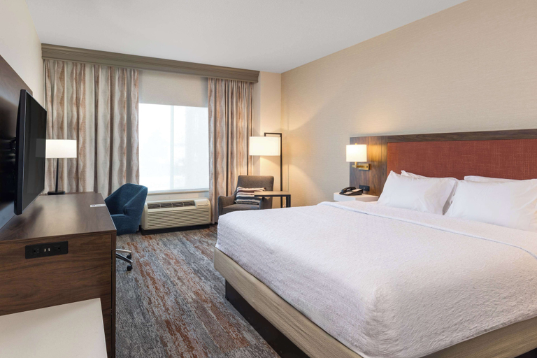 Bedroom 4, Hampton Inn & Suites Yuba City, Sutter