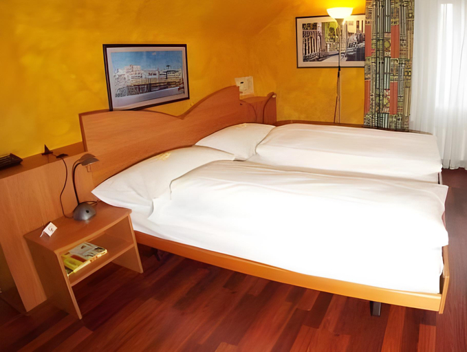 Bedroom 14
