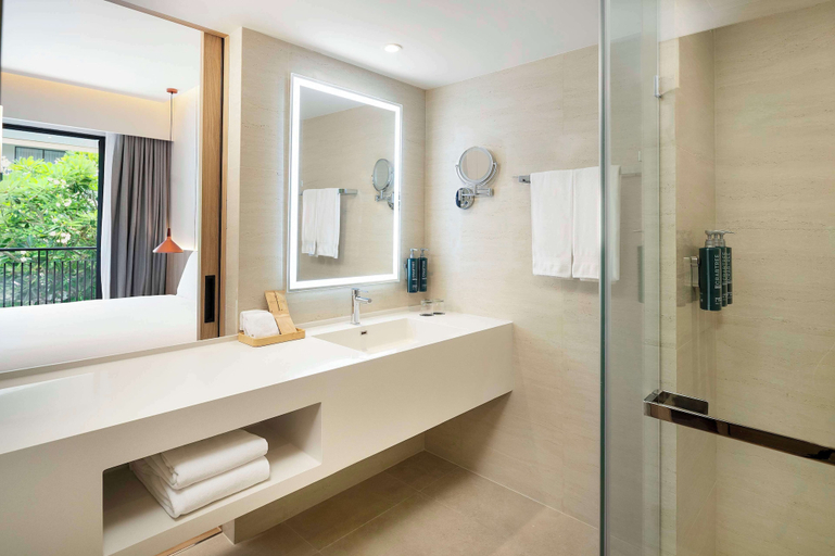 Bathroom 18