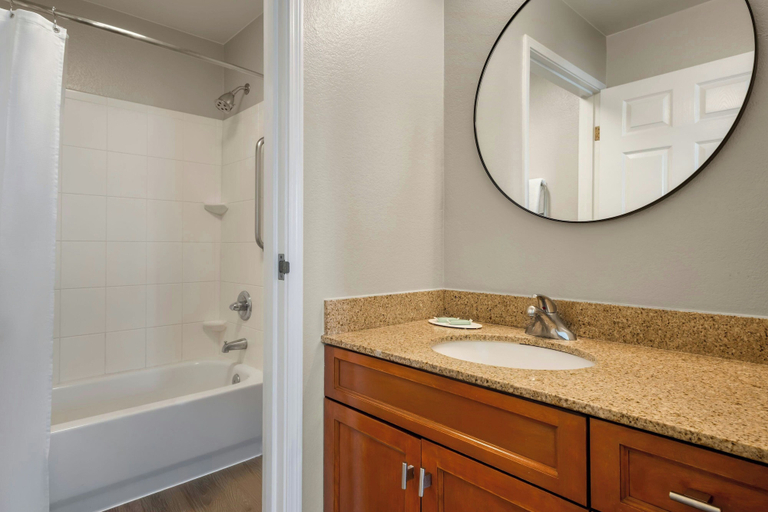 Bathroom 3, TownePlace Suites by Marriott Ontario Airport, San Bernardino
