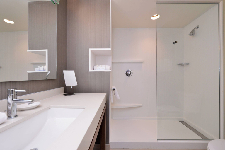Bathroom 4, Courtyard by Marriott Toledo North, Lucas