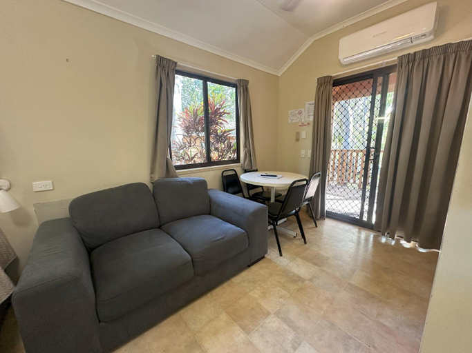 Others 5, Captain Cook Holiday Village 1770, Miriam Vale