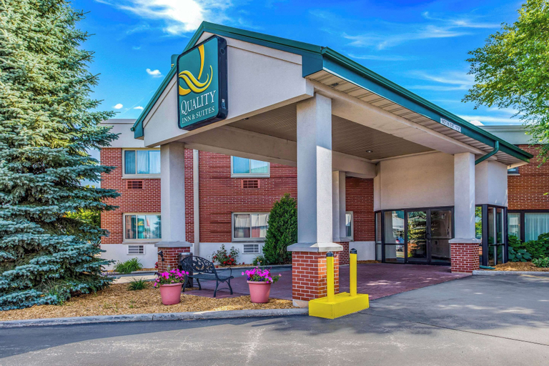 Exterior & Views 2, Quality Inn & Suites Green Bay Downtown, Brown