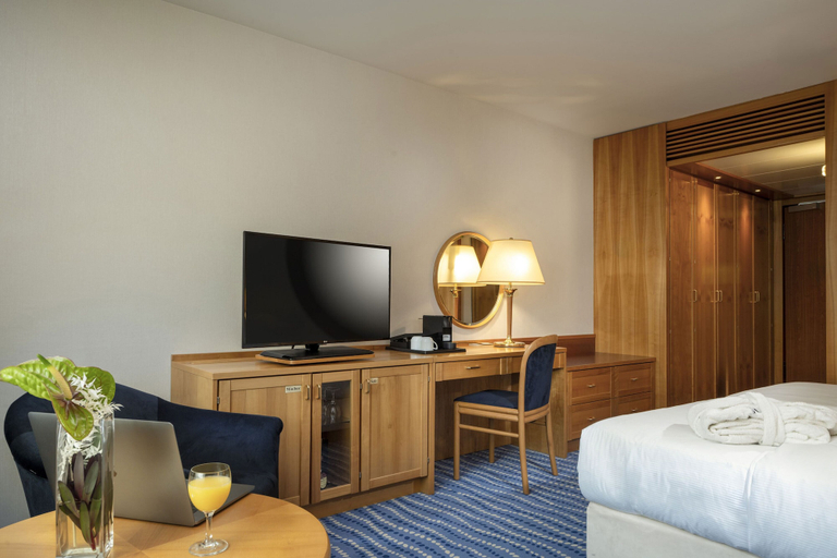 Bedroom 4, Maritim Hotel Magdeburg, Magdeburg