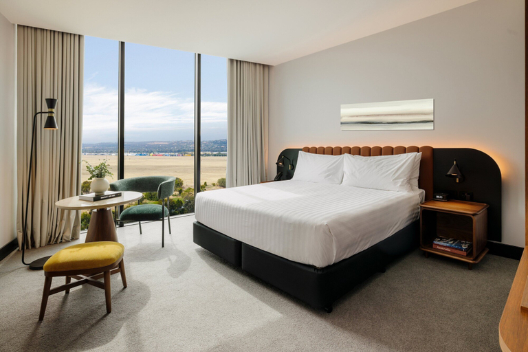 Bedroom 2, Crowne Plaza Adelaide Mawson Lakes, Adelaide