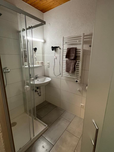 Bathroom, Pension Steiner, 6143 Matrei am Brenner, Brennerstr 18b!Check-in between 15 - 21 o'clock!! No breakf, Innsbruck Land