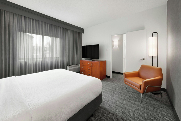 Bedroom 2, Courtyard by Marriott Atlanta Duluth/Gwinnett Place, Gwinnett