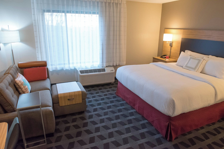 Bedroom 2, TownePlace Suites by Marriott Battle Creek, Calhoun