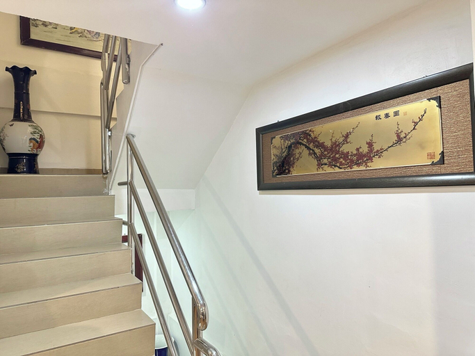 Public Area 3, Longzhu Guesthouse, Khlong San