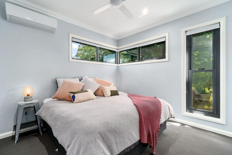 Lusso, Wangaratta - South