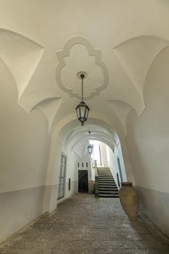Others 3, Il Palazzo, Napoli