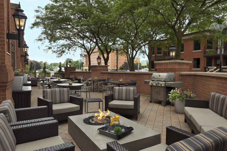 Food & Drinks 5, TownePlace Suites by Marriott Windsor, Essex