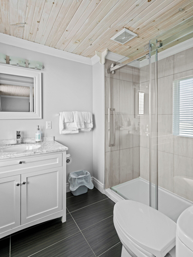 Bathroom 5, Edge of the Avalon Inn, Division No. 1