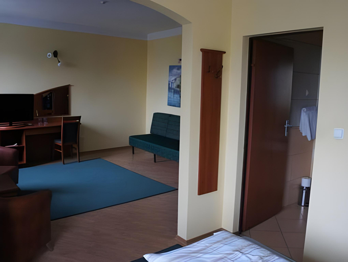 Bedroom 12