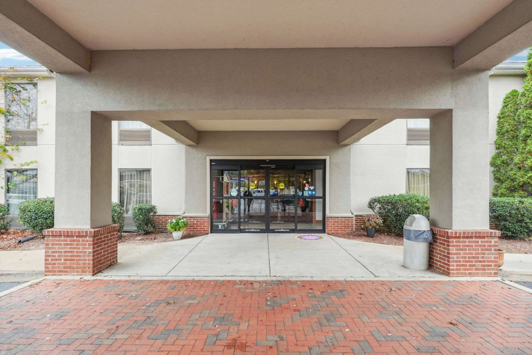 Exterior & Views 1, Quality Inn & Suites Dawsonville, Dawson