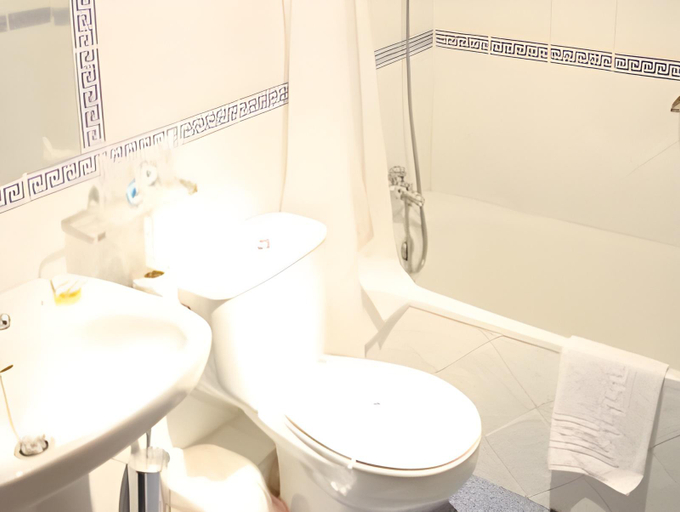 Bathroom 12