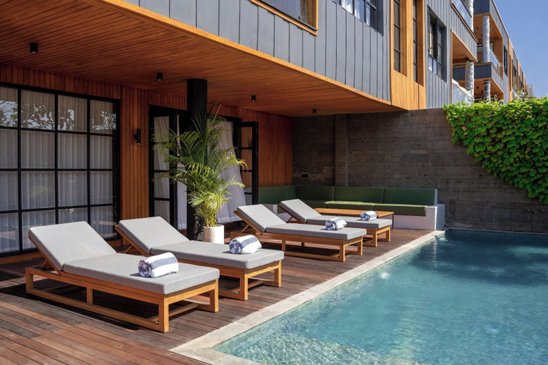 Swimming Pool 9