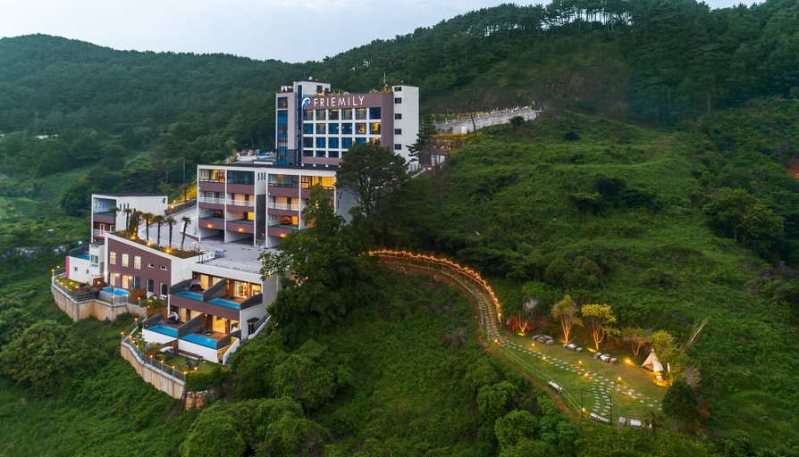 Exterior & Views 2, Friemily Pool Villa & Hotel, Geoje