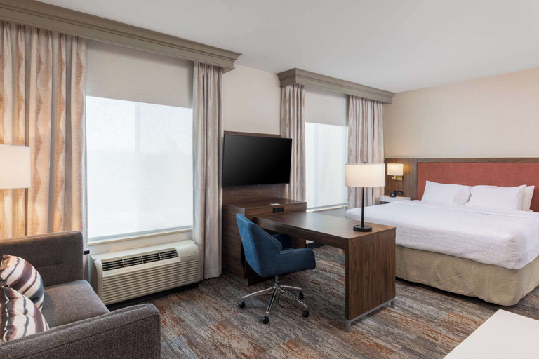 Bedroom 4, Hampton Inn & Suites Yuba City, Sutter