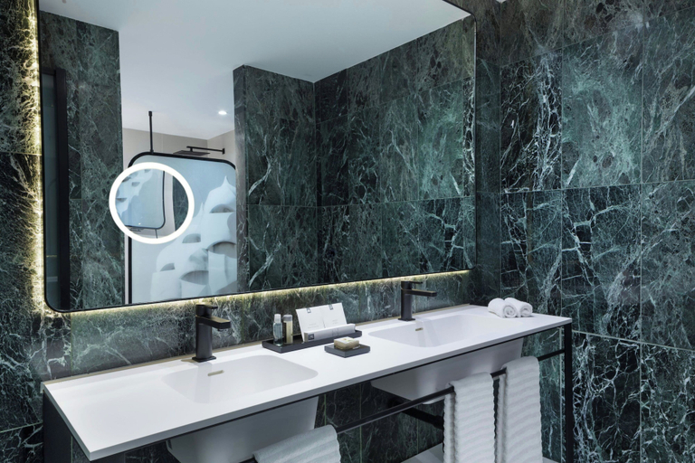 Bathroom 4, Renaissance Barcelona Hotel, Barcelona
