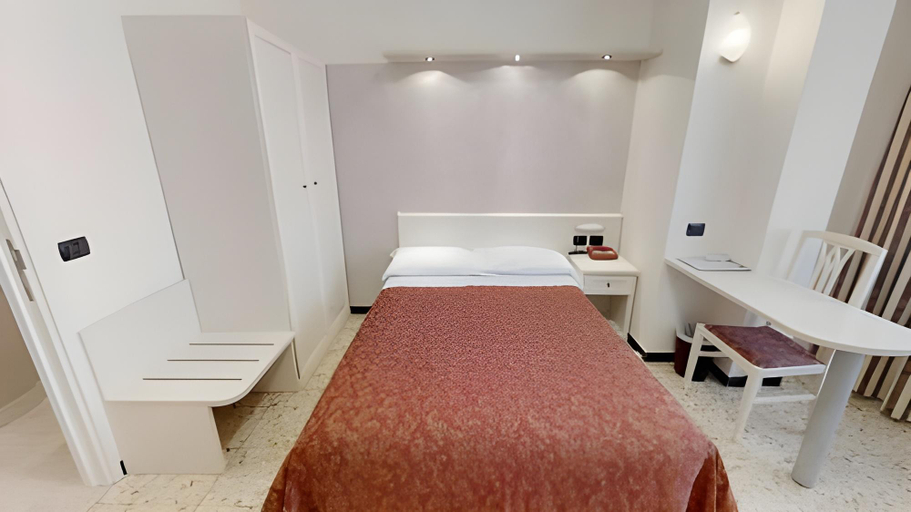 Bedroom 16