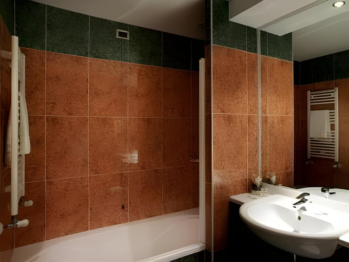 Bathroom 7