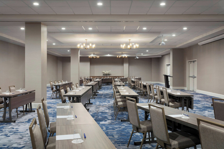 Food & Drinks 5, Delta Hotels by Marriott Virginia Beach Waterfront Suites, Virginia Beach