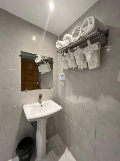 Bathroom 3