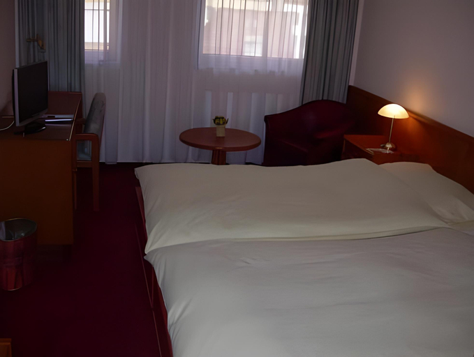Bedroom 12