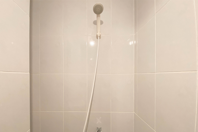 Bathroom 2, Minimalist and Restful Studio Apartment at Tokyo Riverside PIK 2 By Travelio, Tangerang
