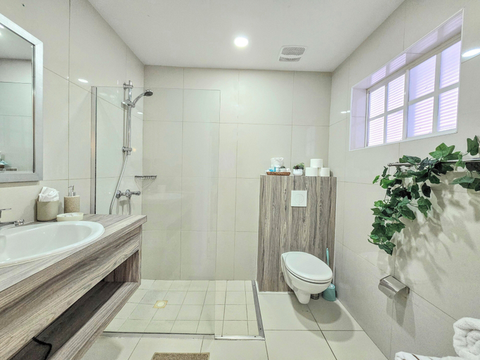 Bathroom 3, Bubali Villa & Apartments