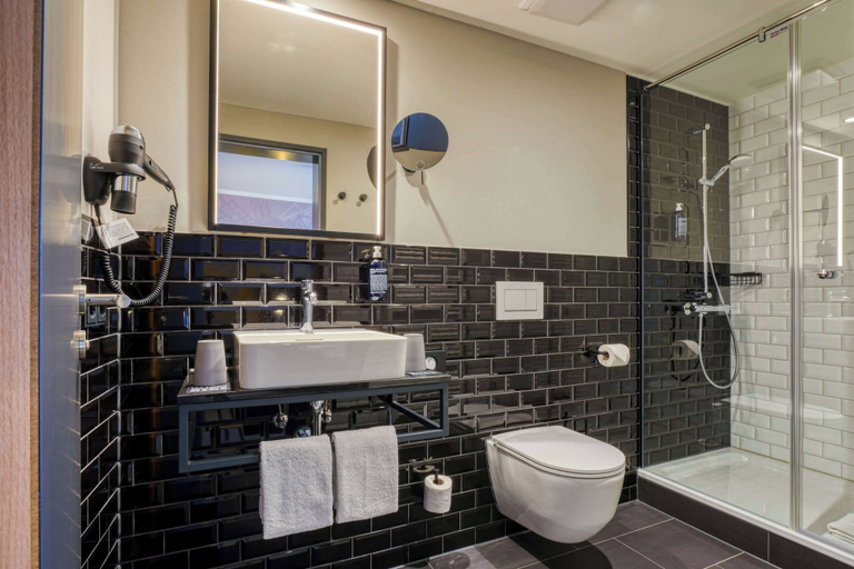 Bathroom 6