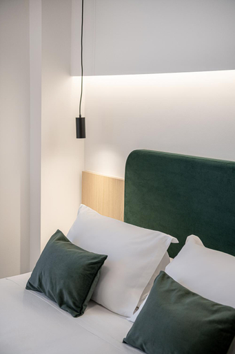 Bedroom 2, Miss Marrone City Hotel, Crete